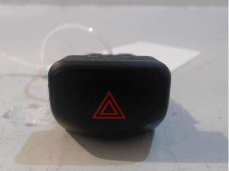 BOUTON DE WARNING NISSAN NOTE