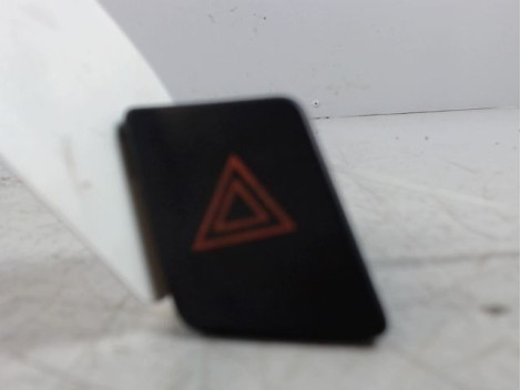 BOUTON DE WARNING TOYOTA YARIS 2005-