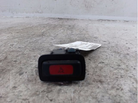 BOUTON DE WARNING HONDA CIVIC 97-2001