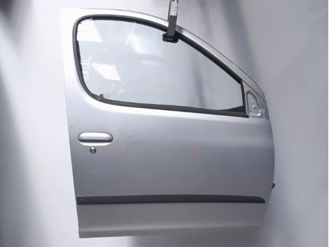 PORTE AVANT DROIT TOYOTA YARIS VERSO -2003