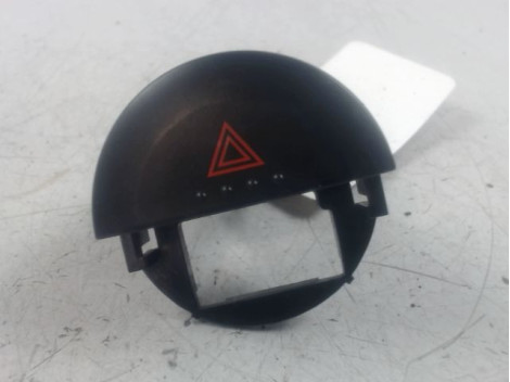 BOUTON DE WARNING NISSAN X-TRAIL