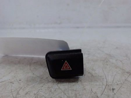 BOUTON DE WARNING PEUGEOT 208