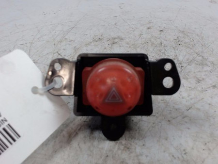 BOUTON DE WARNING NISSAN ALMERA TINO 2003-