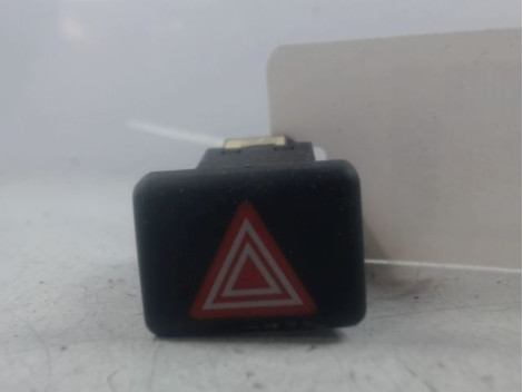 BOUTON DE WARNING AUDI A4 AVANT 04-08