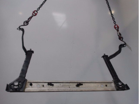 TRAVERSE INFERIEURE ARMATURE AVANT RENAULT SCENIC III 2009-