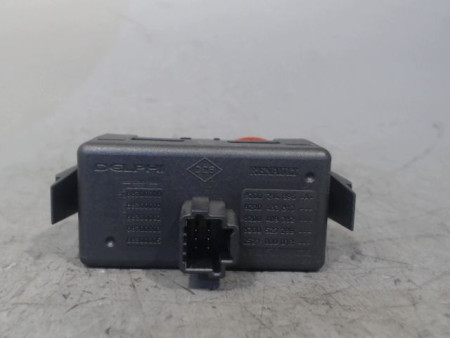 BOUTON DE WARNING RENAULT CLIO III 2009-