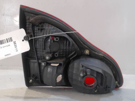 FEU ARRIERE INTERIEUR DROIT TOYOTA AVENSIS VERSO 01-03