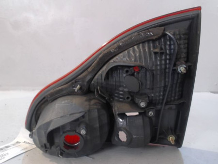 FEU ARRIERE INTERIEUR GAUCHE TOYOTA AVENSIS VERSO 01-03