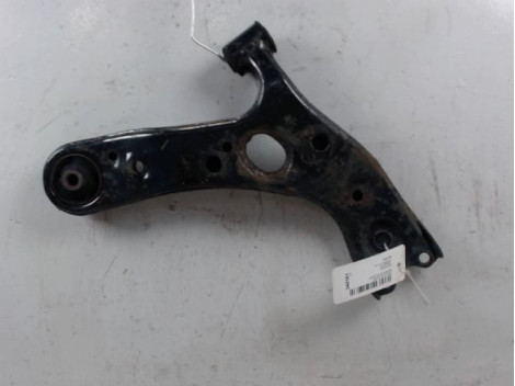 TRIANGLE INFERIEUR AVANT GAUCHE TOYOTA AURIS 2010-