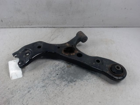 TRIANGLE INFERIEUR AVANT GAUCHE TOYOTA RAV4 2006