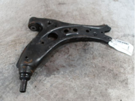 TRIANGLE INFERIEUR AVANT GAUCHE VOLKSWAGEN POLO 02-05