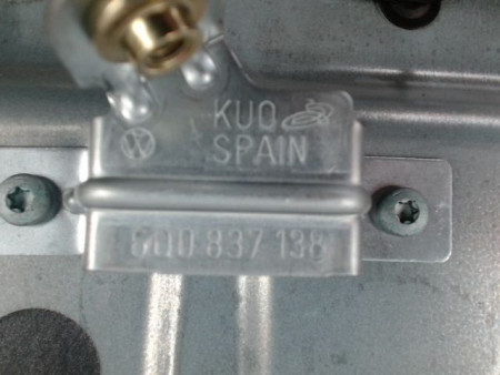 MECANISME+MOTEUR LEVE-GLACE AVANT DROIT VOLKSWAGEN POLO 2005-