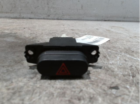 BOUTON DE WARNING HYUNDAI I10