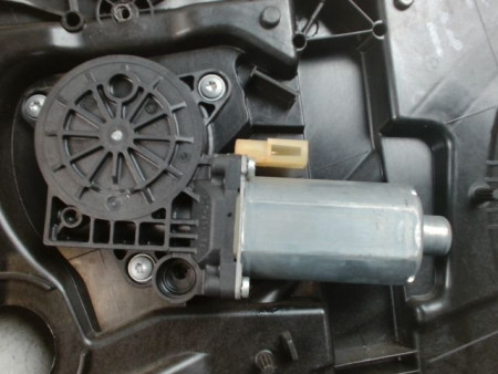 MECANISME+MOTEUR LEVE-GLACE AVANT DROIT FORD FUSION 2005-